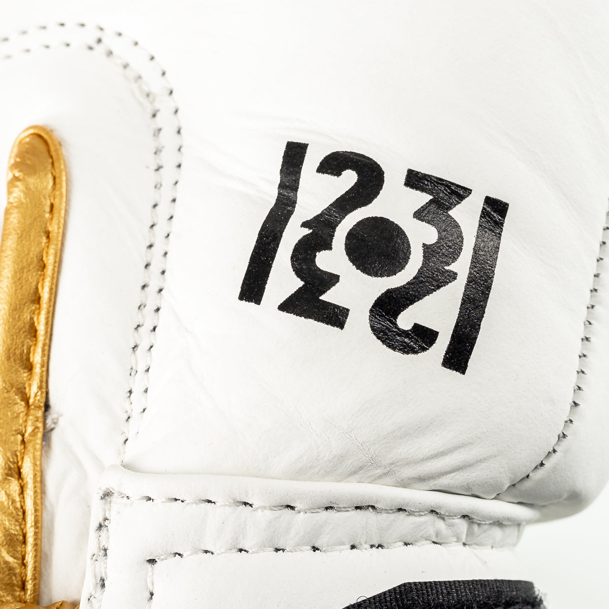 RUPA 1231 I Bright White / Gold | Boxing Gloves