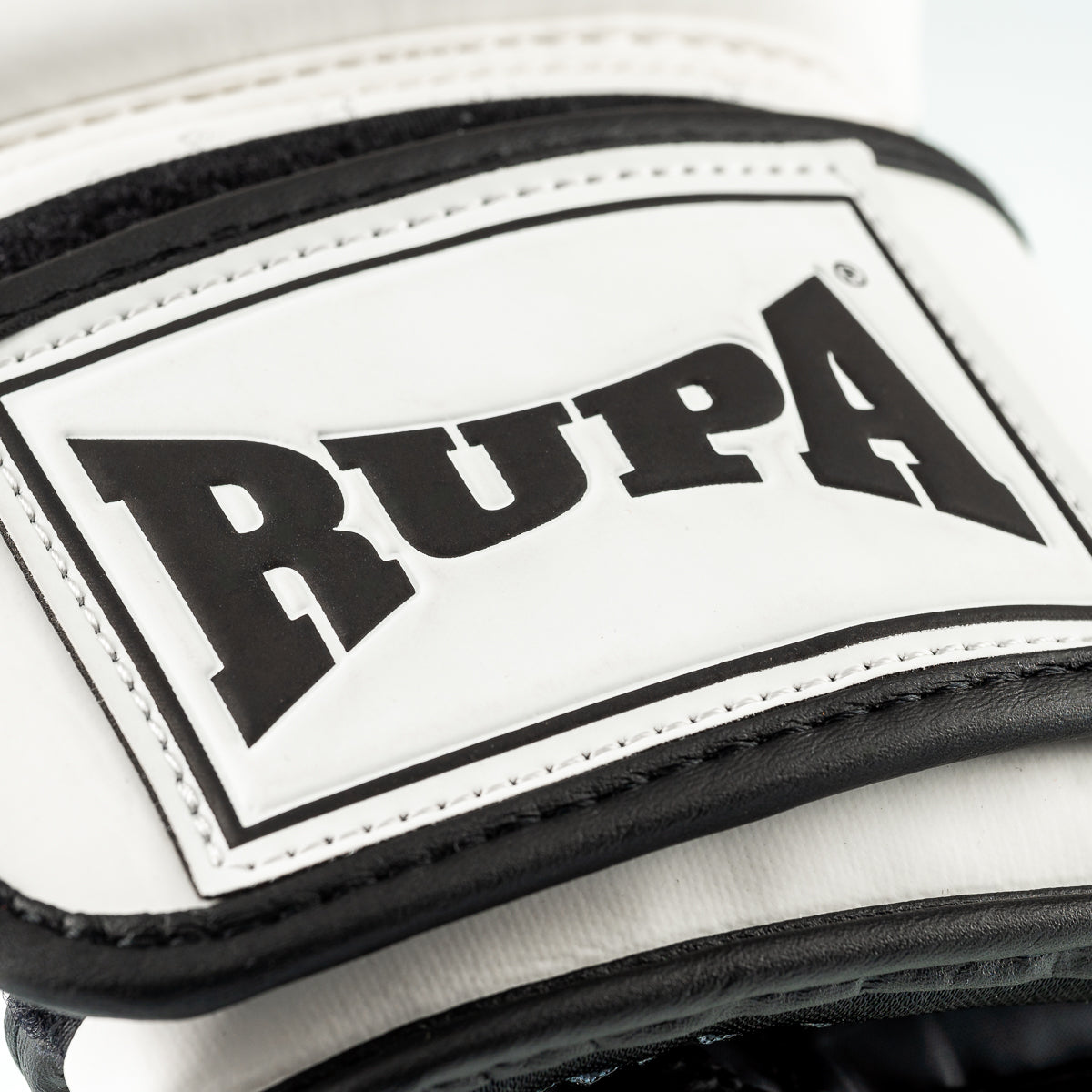 RUPA Jaro I Bright White - Black | Boxing Gloves