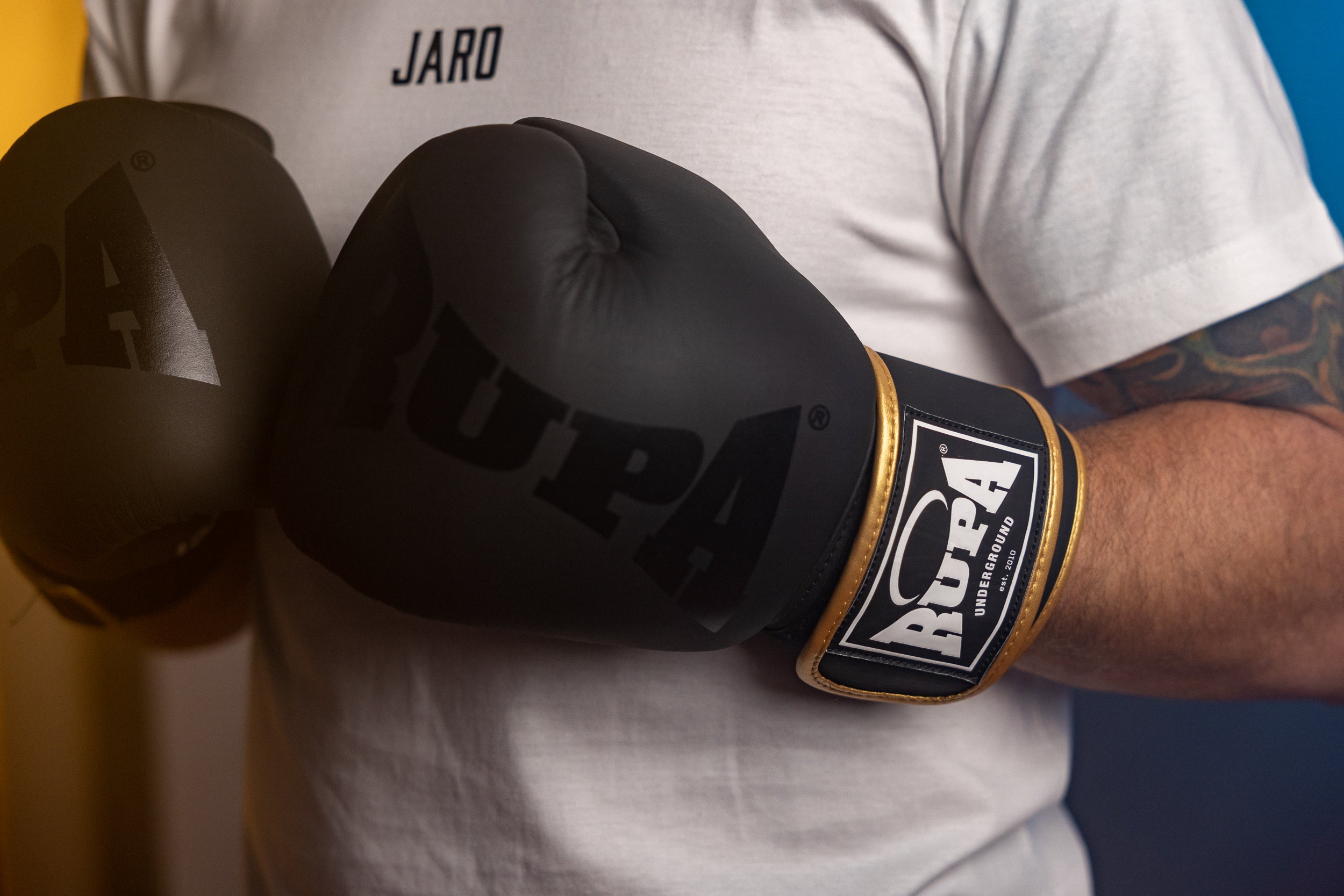 RUPA 1231 I Jet Black / Gold I Boxing Gloves